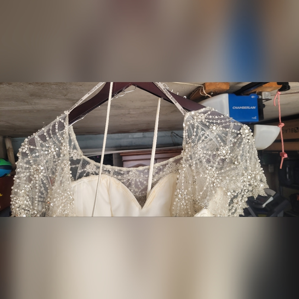 Maggie Sottero Ivory Lace Gown - Picture 7 of 7
